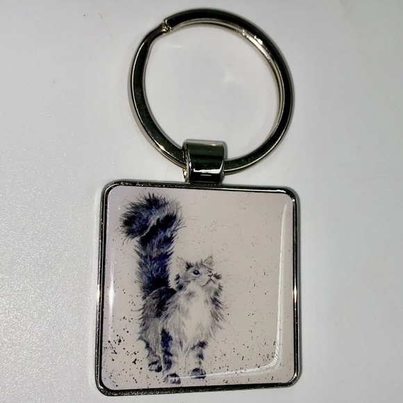 Fur, Feathers & Whiskers Cat Keyring ‘Lady of the House’ by Wrendale Designs - Picture 2 of 6
